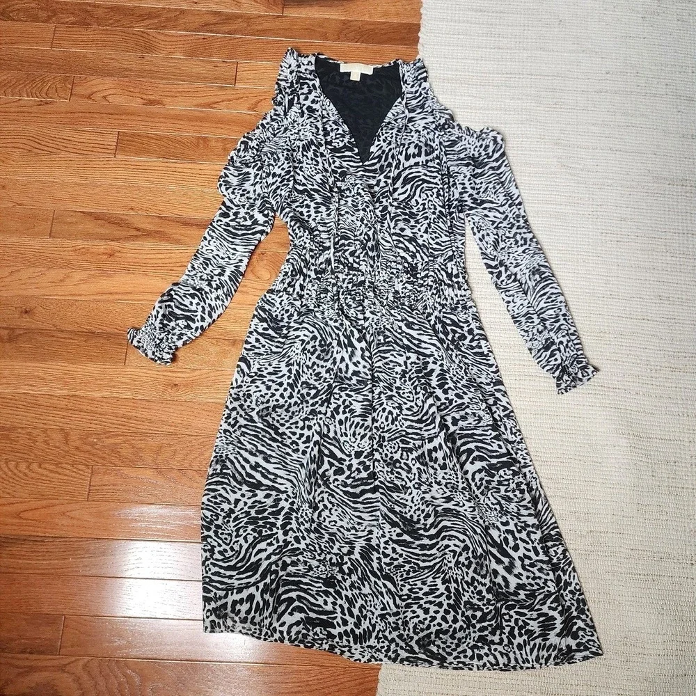 Michael Kors Long Sleeve Dress Black White Cold Shoulder Midi‎ Tassel Prep S